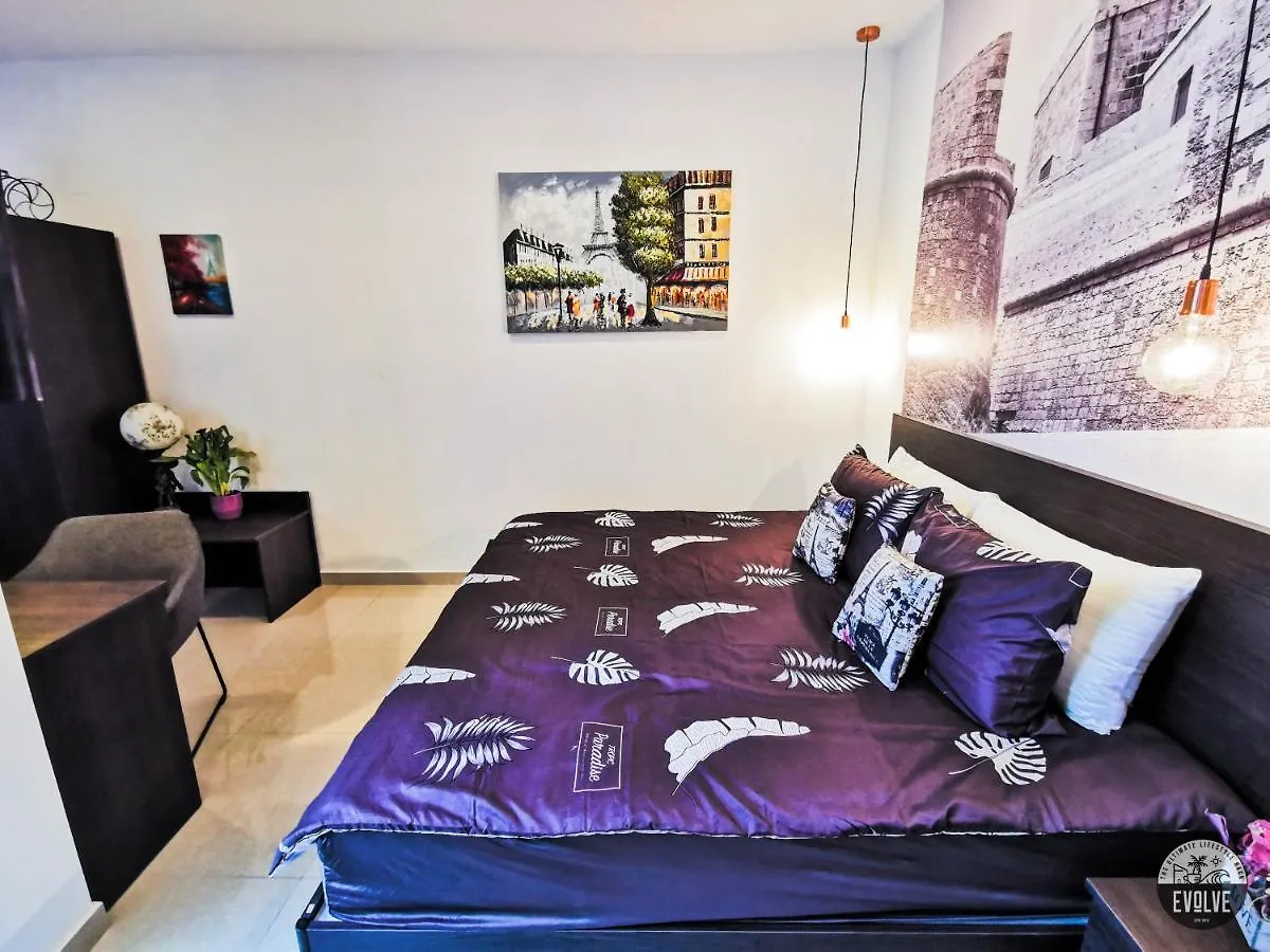 Evolve Coliving Guesthouse Sliema 0*,