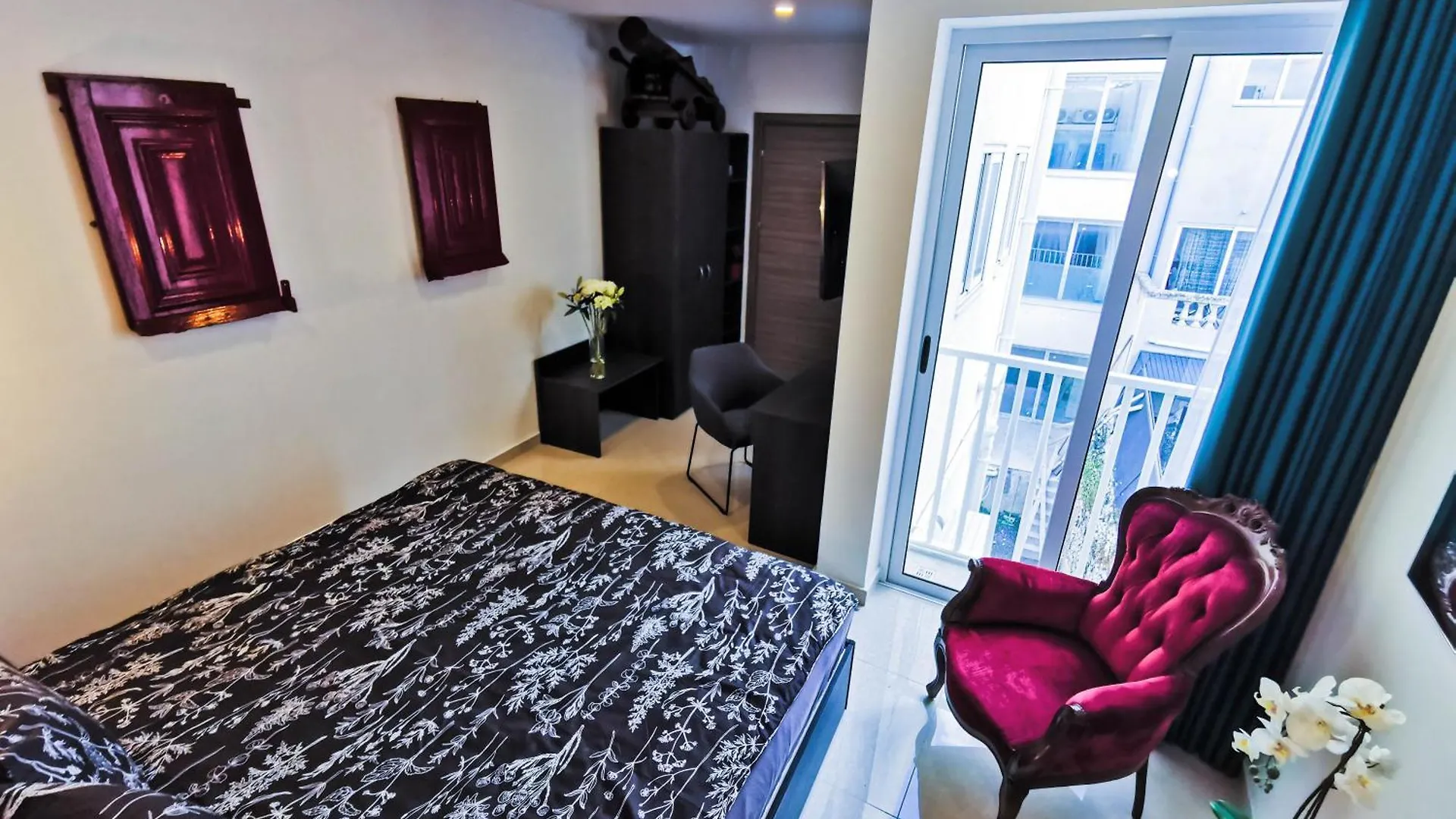 Evolve Coliving Guesthouse Sliema 0*,