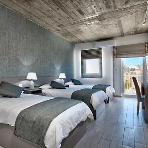 https://cozy-rooms-hotel.hotelssaintjulians.com